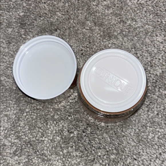 Clinique Moisture Surge 100H Auto-Replenishing Hydrator - Nude - Picture 3 of 3